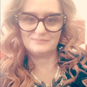 Meet your Posher, Miriam